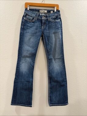 Women's Flare Jeans in Medium Blue Wash - Classic Five-Pocket